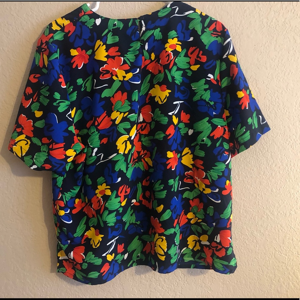 Airy top - Picture 2 of 3